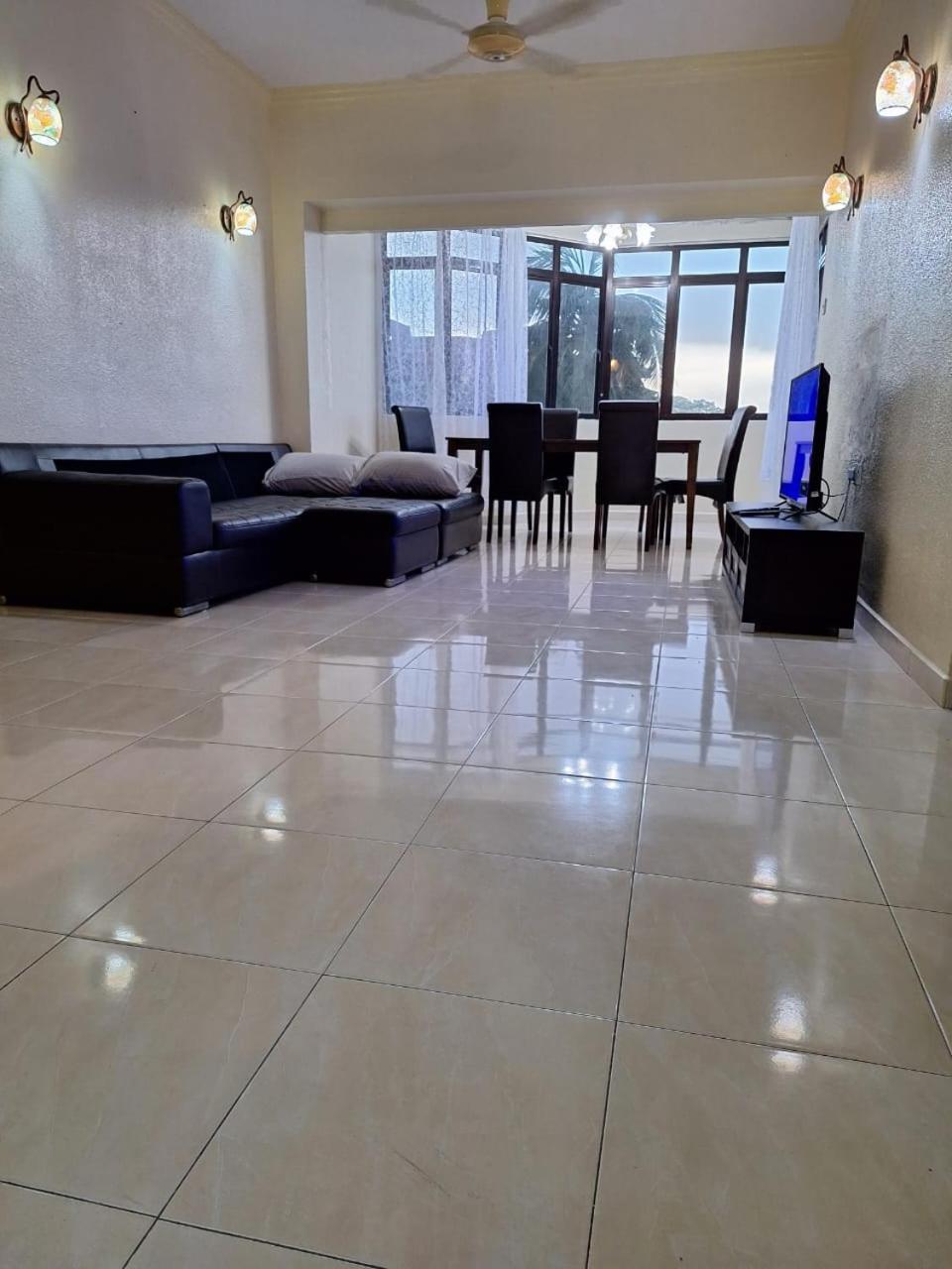 Seaput Srisayang Apartment บาตูเฟอริงกี ภายนอก รูปภาพ