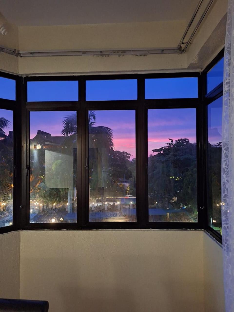 Seaput Srisayang Apartment บาตูเฟอริงกี ภายนอก รูปภาพ