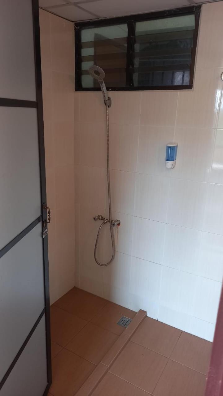 Seaput Srisayang Apartment บาตูเฟอริงกี ภายนอก รูปภาพ